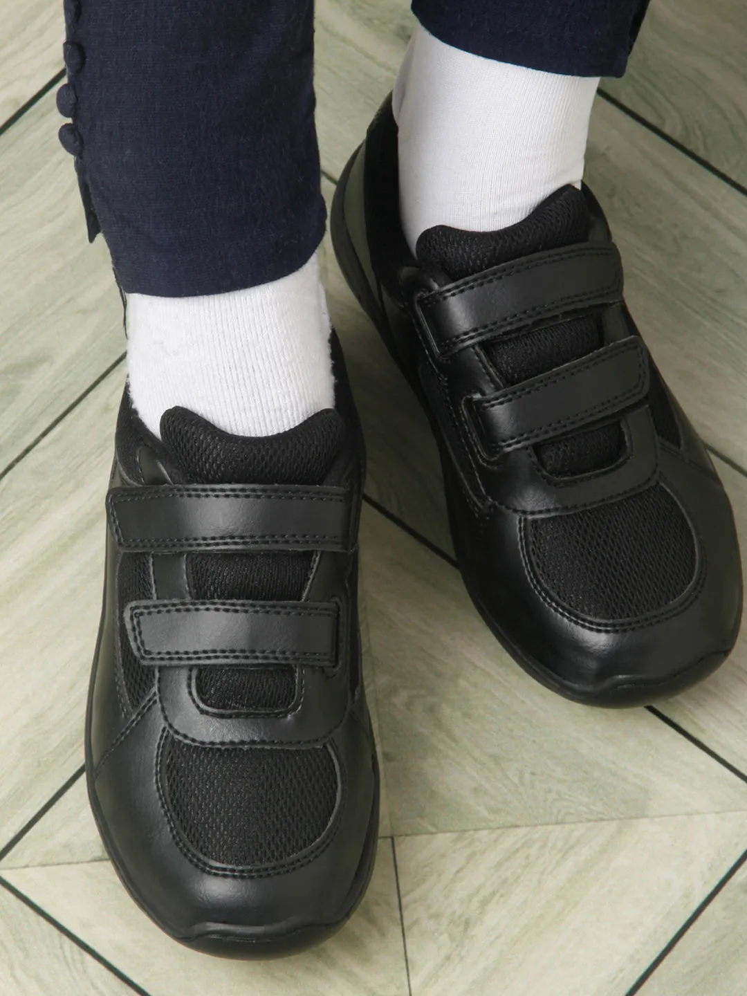 Black Unisex School Shoes for Kids, Boys and Girls  (IT0300)