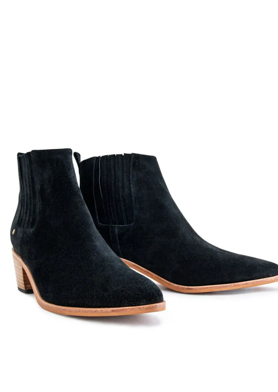 Explore Boot Black Suede