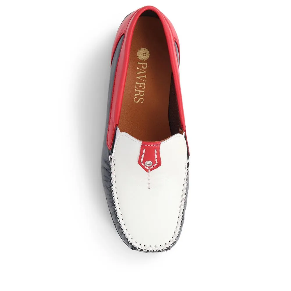 Leather Moccasins  - CONT39003 / 325 242