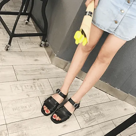 Minimalistic Classic Leather Low Heel Open Toe Sandals