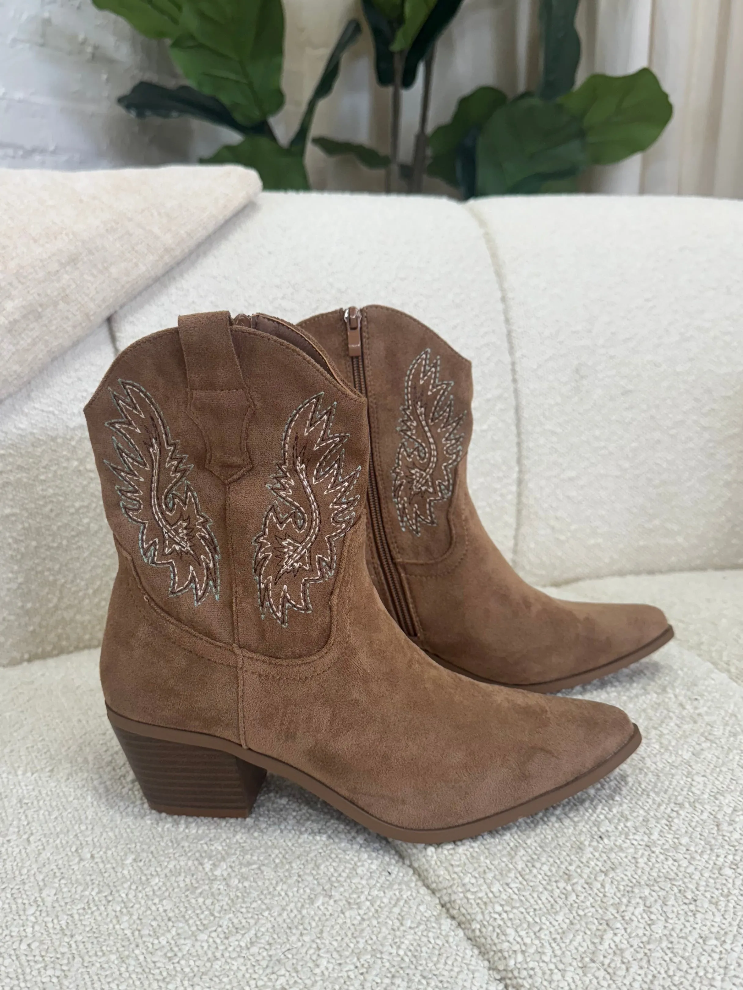 Tennessee camel cowboy boots